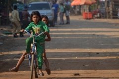 Oameni din Cambodia00043