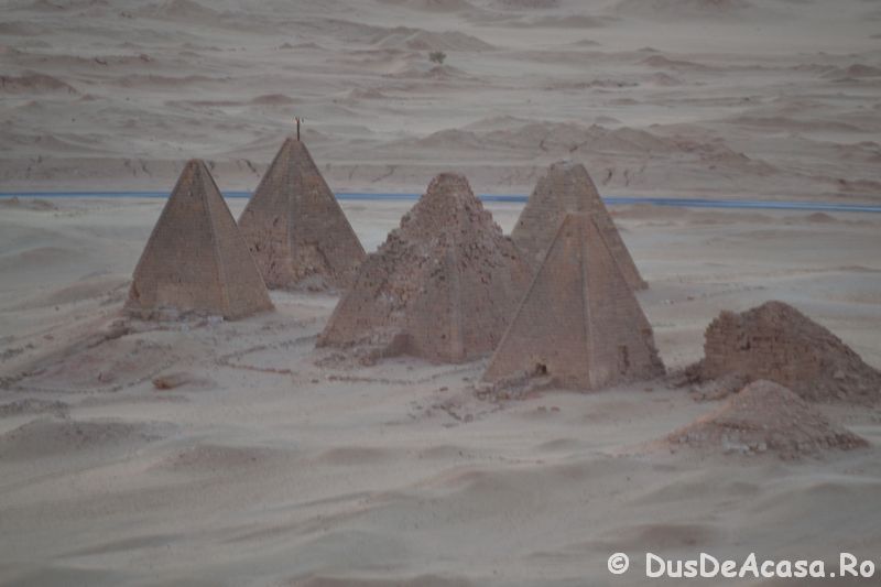 Intrarea în Sudan și călătoria prin deșert la Wadi Halfa și Karima (5)