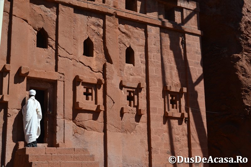 Lalibela – Mănăstirile născute din stâncă (Etiopia) (11)